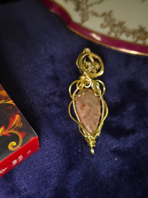 Pendentif Or Pierre de Soleil -joie confiance  & vitalité
