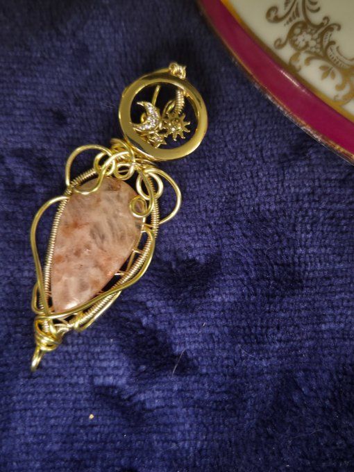 Pendentif Or Pierre de Soleil -joie confiance  & vitalité