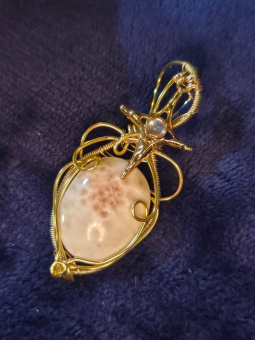 Amulette Natrolite- Éveil Spirituel Et Clarté Intérieure  