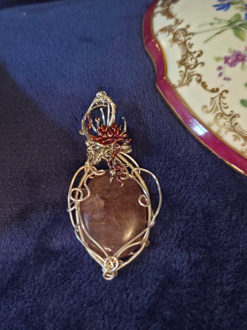 Amulette Quartz Fraise -Amour & Paix