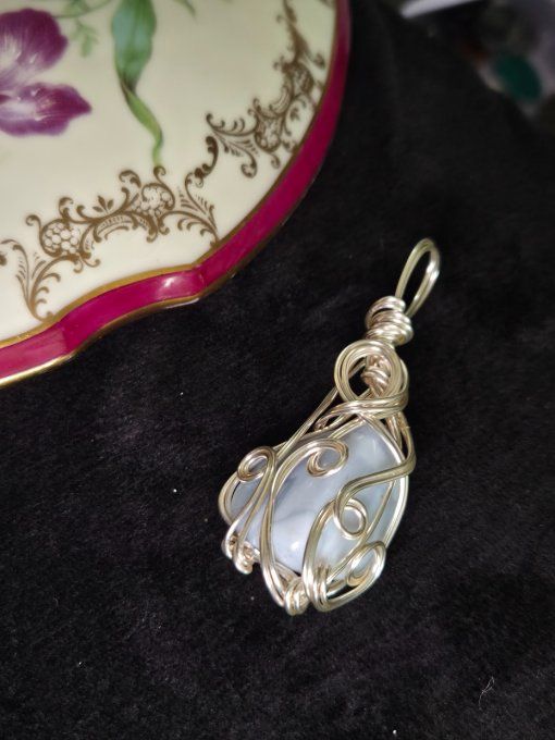 Pomme poison -pendentif Opale Bleue Commune ✨