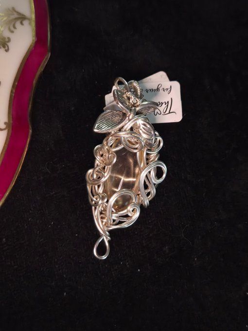 Pendentif Labradorite dorée -Confiance, Créativité Et Protection  