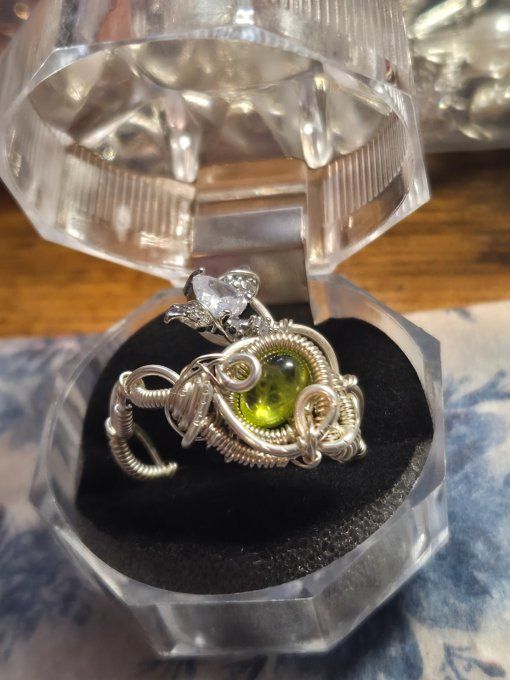 Bague péridot /olivine : paix ,protection & chance.