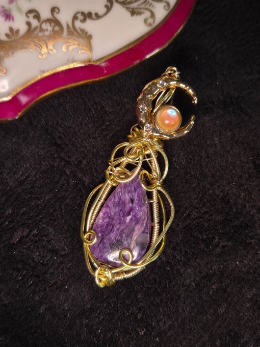 Amuletye or Charoite : Transformation et Libération ✨