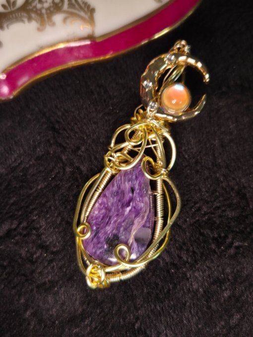 Amuletye or Charoite : Transformation et Libération ✨