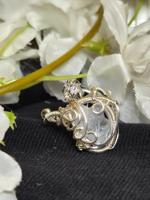 Bague celestite : apaisement et Reconfort .