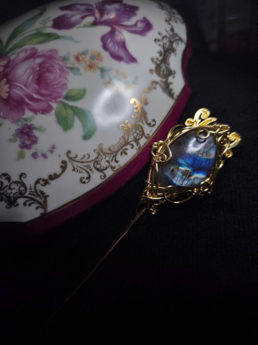  Pic à cheveux dorée Labradorite : confiance & protection.