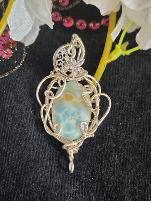 Pendentif Calcite caribéenne ✨serenité &energie positive  .