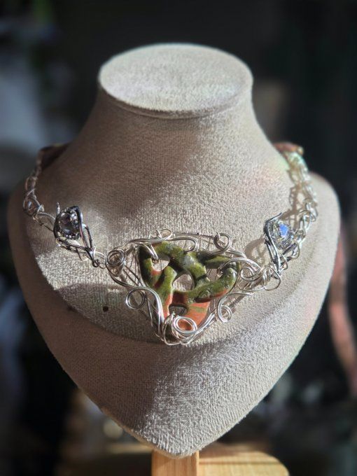 Collier unakite triketra 