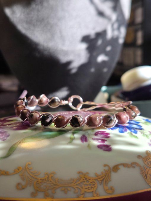 Bracelet Rhodonite – Apaise Le Cœur Et Répare L’Âme