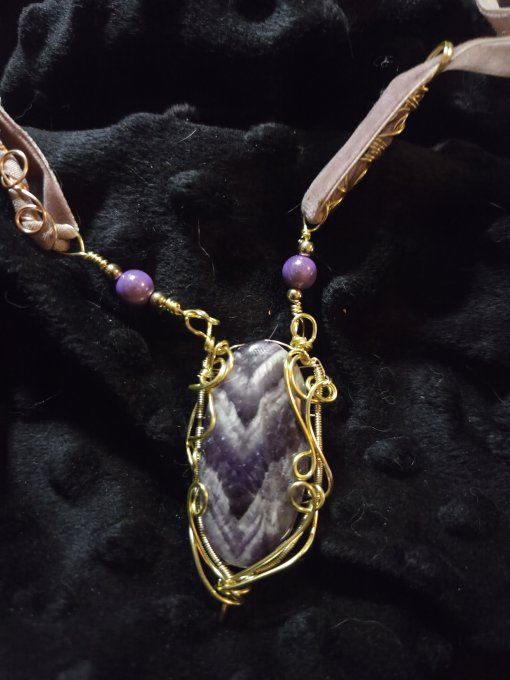 Collier Or Améthyste Chevron -creativité , ouverture et apaisement