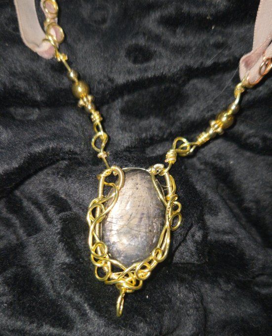 Collier Iolite gemme pierre de soleil☀️Clarté, Confiance & Lumière Intérieure ✨  