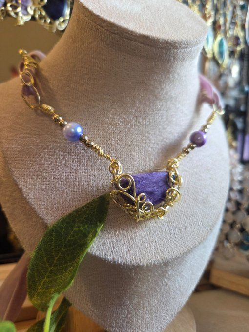Collier or Charoite : Transformation et Libération ✨ 