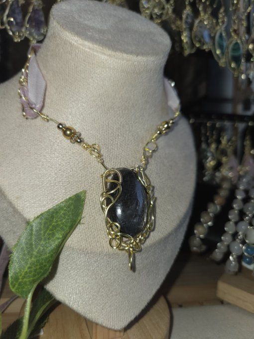 Collier Iolite gemme pierre de soleil☀️Clarté, Confiance & Lumière Intérieure ✨  