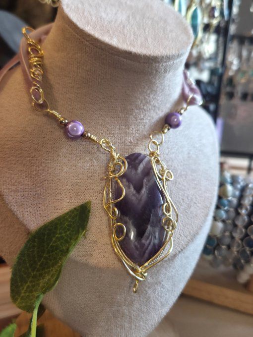 Collier Or Améthyste Chevron -creativité , ouverture et apaisement