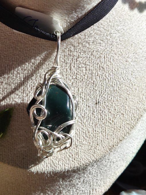 Pendentif Jaspe sang de dragon✨ pomme poison 