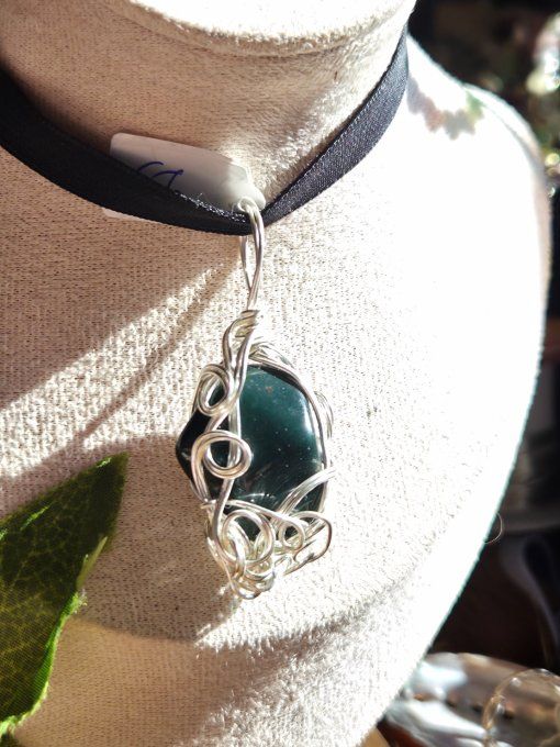 Pendentif Jaspe sang de dragon✨ pomme poison 