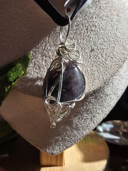 Iolite (Cordierite)  .pomme poison - peurs et anxiété