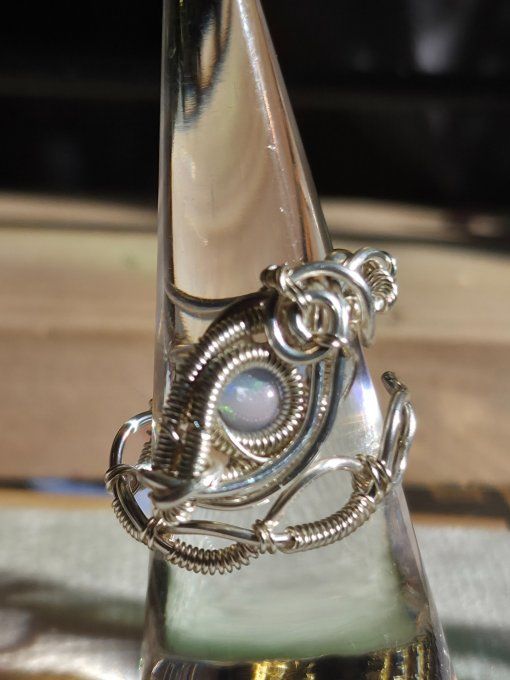 Bague opale noble violette 