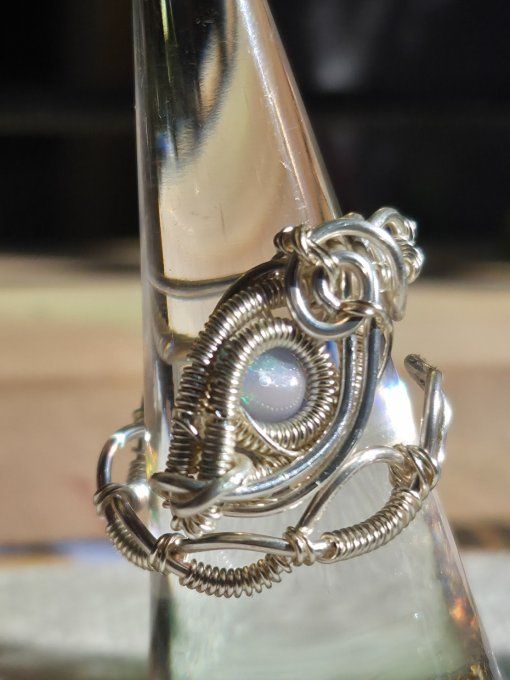 Bague opale noble violette 