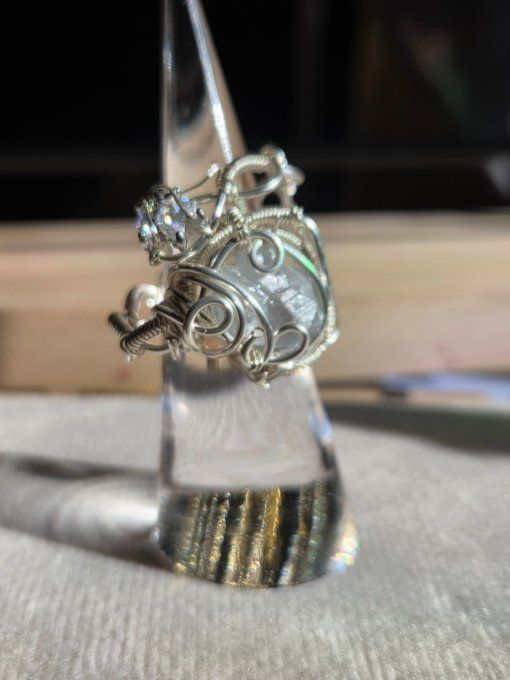 Bague celestite : apaisement et Reconfort .