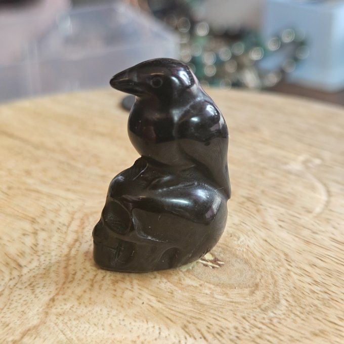 Mini Corbeau sur crâne Onyx 3 cm