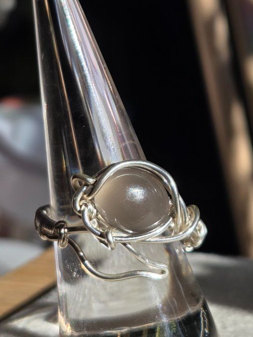 Bague Pierre de lune Noire ,hecatolite - medium & feminin sacré