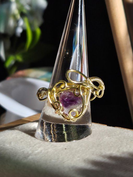 Bague fluorite brut :Équilibre Et Vitalité .