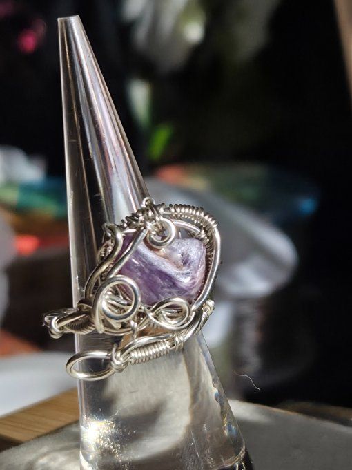 Bague Ajustable En Charoïte – Transformation Et Libération  