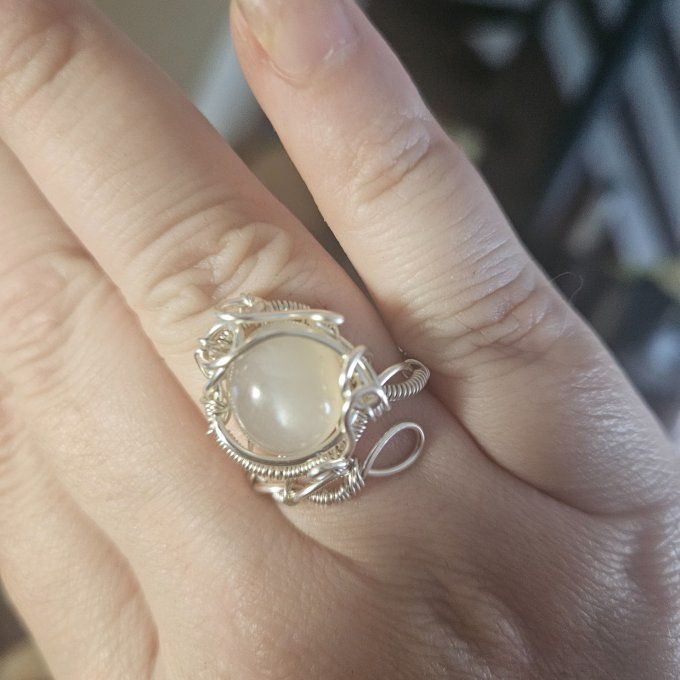 Bague Pierre de lune blanche ,✨ hecatolite - ajustable  - sur mesure Céline 