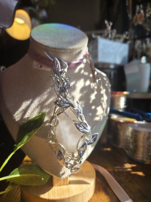 Pendentif Amulette Calcite Rose – Amour Inconditionnel Et Sérénité     