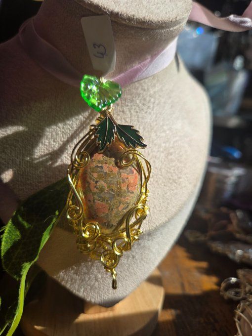 Pendentif En Unakite – Énergie, Harmonie & Sérénité  