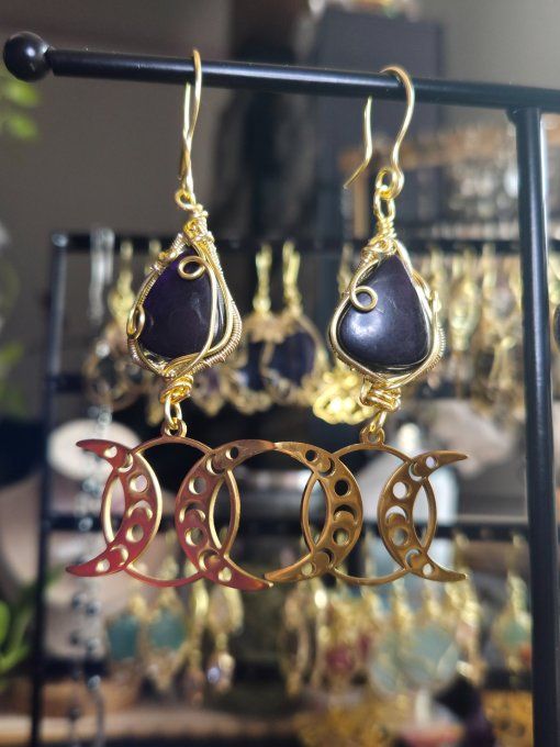 Boucle d’oreille Purpurite  – Liberté Intérieure  .