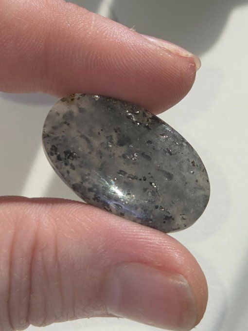 Pierre de Soleil Noire mica et hématite ✨ - Copie