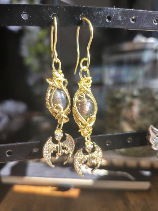 Boucle d'oreille Pierre de soleil Noire- confiance et joie 