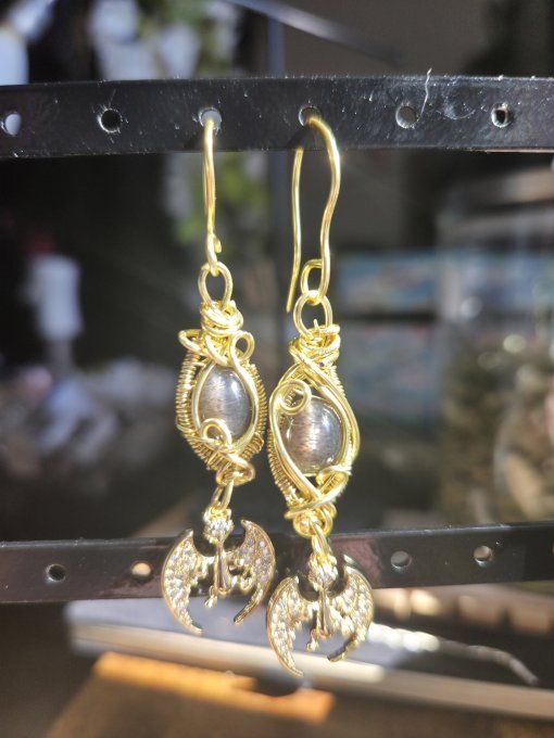 Boucle d'oreille Pierre de soleil Noire- confiance et joie 