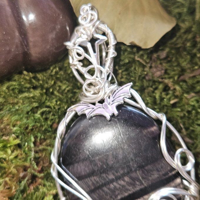 Hypersthène -Amulette .7 cm 