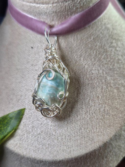 Pendentif pomme poison aragonite Bleu