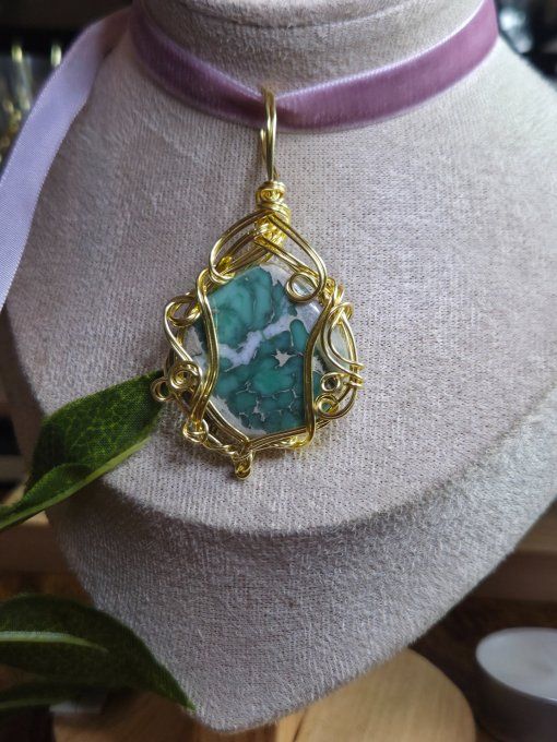  Pendentif En Variscite – Confiance, Abondance & soin -Or