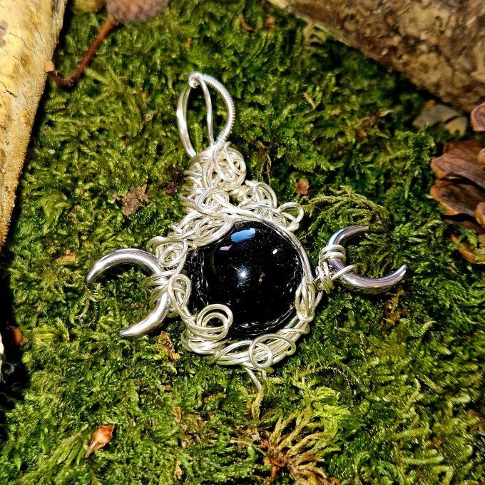Triple lune dark feminin