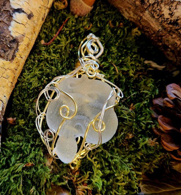 Pendentif Serpent en Sélénite – Purification, Harmonie & Sérénité