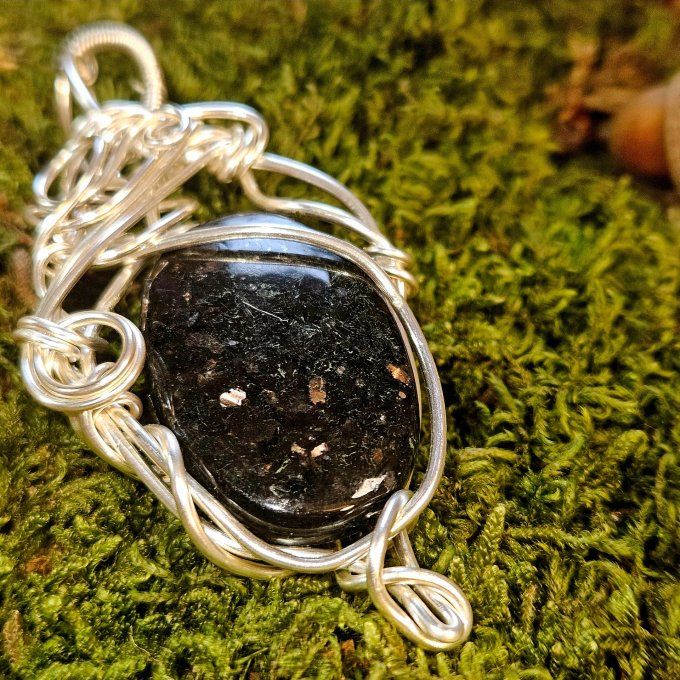 Nuummite✨ 