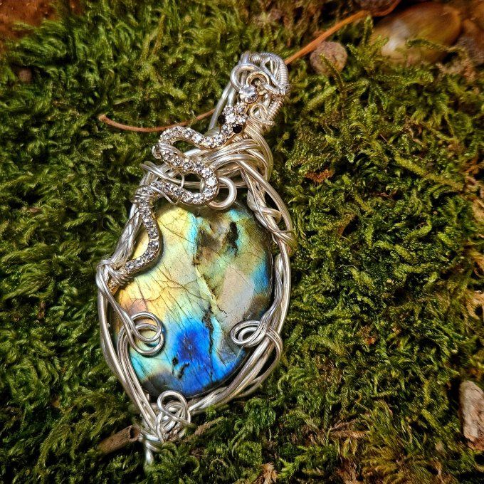 Labradorite serpentine