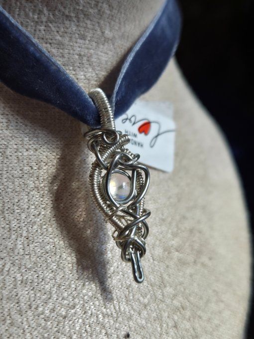 Mini amulette Péristérite -pierre de lune : protection et concentration