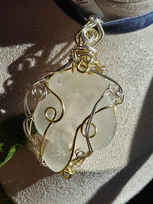 Pendentif Serpent en Sélénite – Purification, Harmonie & Sérénité