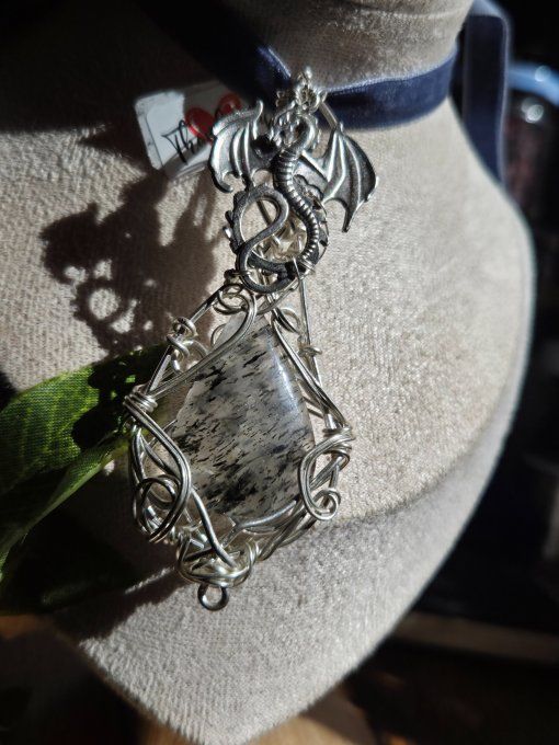 Pendentif En Lodolite – Harmonie, Soin & Voyage Intérieur ?  