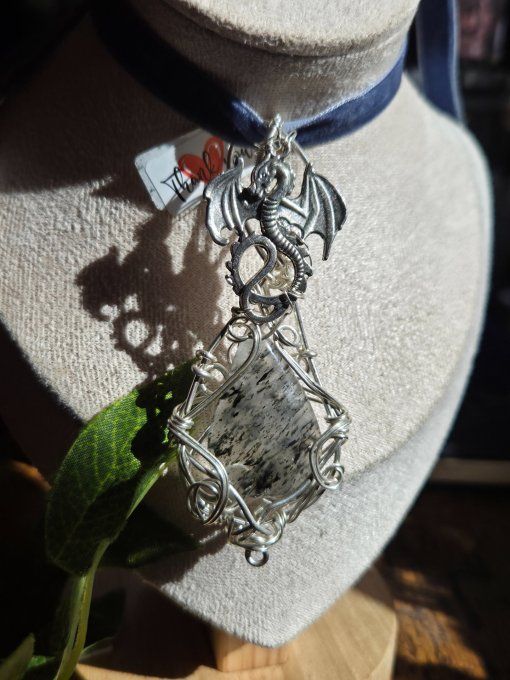 Pendentif En Lodolite – Harmonie, Soin & Voyage Intérieur 
