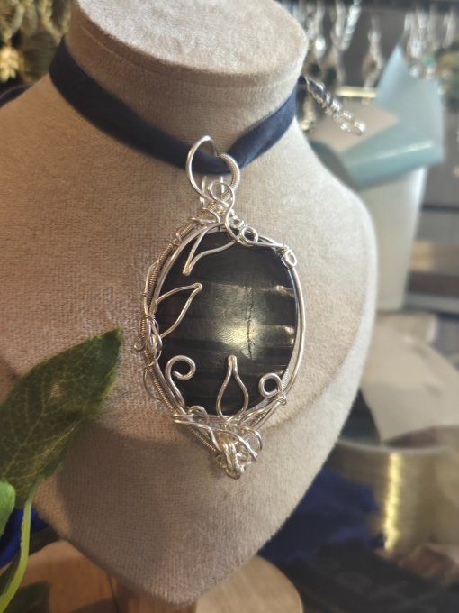 Pendentif Hypersthène -Ancrage et protection 