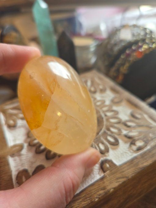 Galet Golden Healer 70 Mm – Énergie, Confiance & Ancrage  