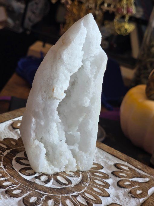 Obelisque calcite Neige 90mm